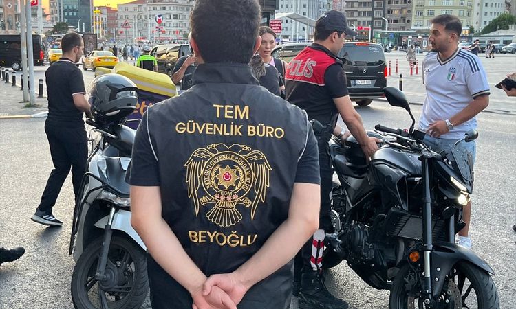 İstanbul polisinden kent genelinde "huzur" uygulaması - Son Dakika ve Merak Edilenler
