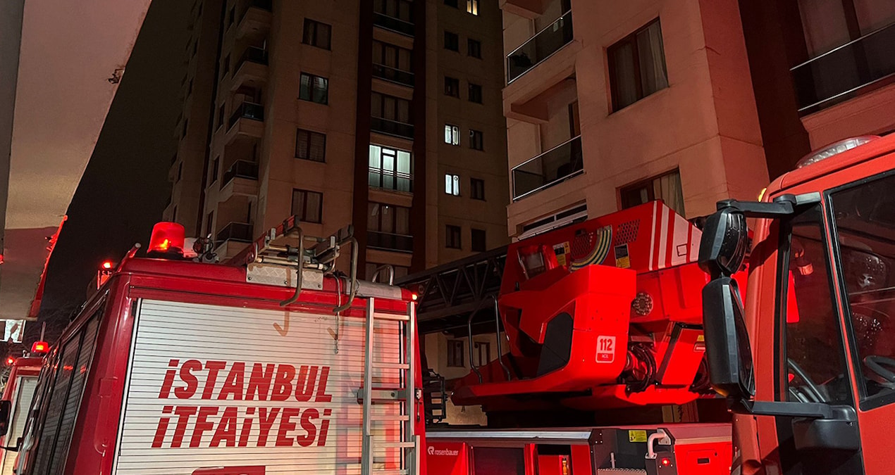 Ayrıntılar Netleşti: İstanbul'da site otoparkında yangın! Araçlar küle döndü - En Son Haber - Son Dakika Bilgi