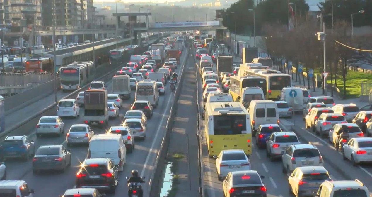 Gündemden Son Bilgiler: İstanbul trafikte iftar edecek! Yoğunluk yüzde 85 oldu - Son Dakika Haberleri - Son Da