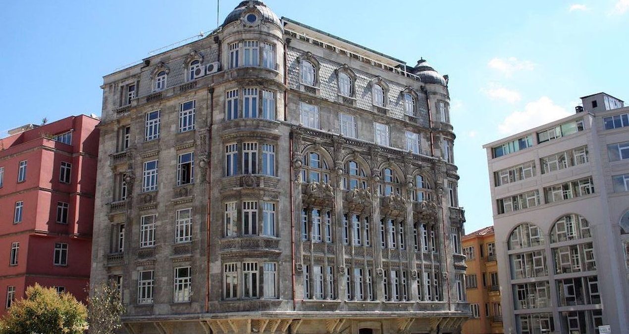 Kritik Açıklama: İstanbul'un tarihi gözde apartmanı satıldı! Fakülte olarak kullanılıyordu - Son Dakika ve Mer