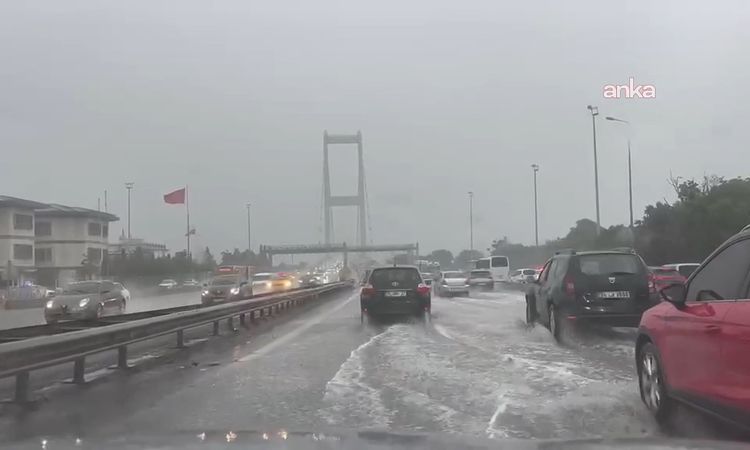 İstanbul Valiliği'nde cuma günü için yağış uyarısı: Gelişmeler Takip Ediliyor