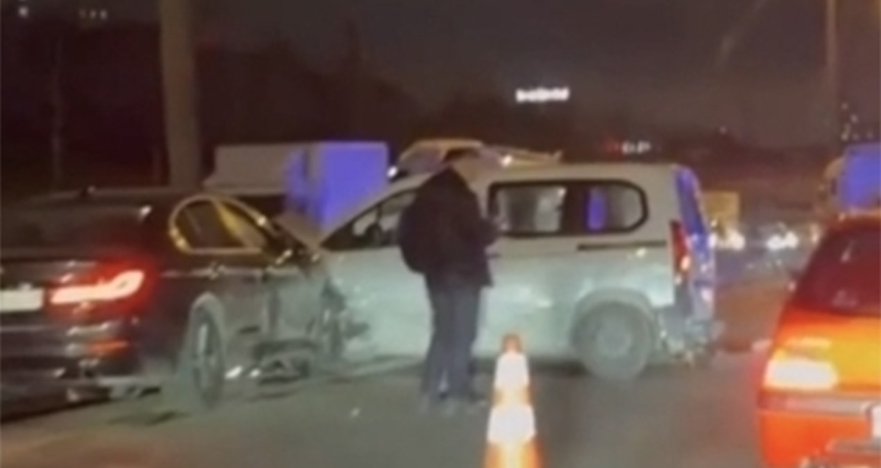 Ayrıntılar Netleşti: İstanbul'da zincirleme kaza: 5 yaralı - En Son Haber | İşte Tüm Ayrıntılar