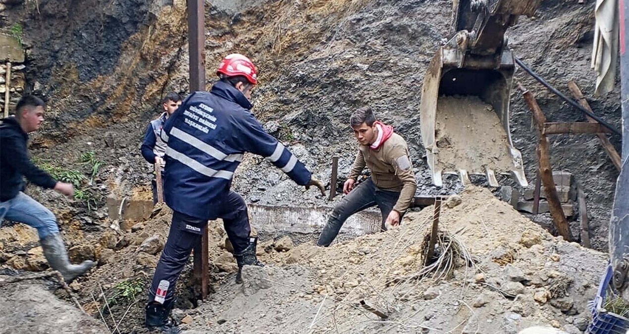 Ayrıntılar Netleşti: İstinat duvarı çöktü, hayvanlar altında kaldı - En Son Haber - Son Dakika Bilgileri