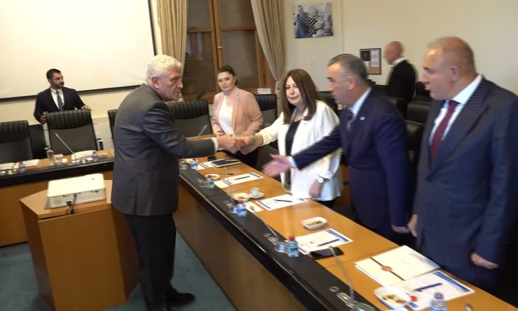 Kritik Açıklama: İYİ Parti'den Terörsüz Türkiye Çerçeve Yasası İçin Olağanüstü Toplantı - Haberleri - Son Daki