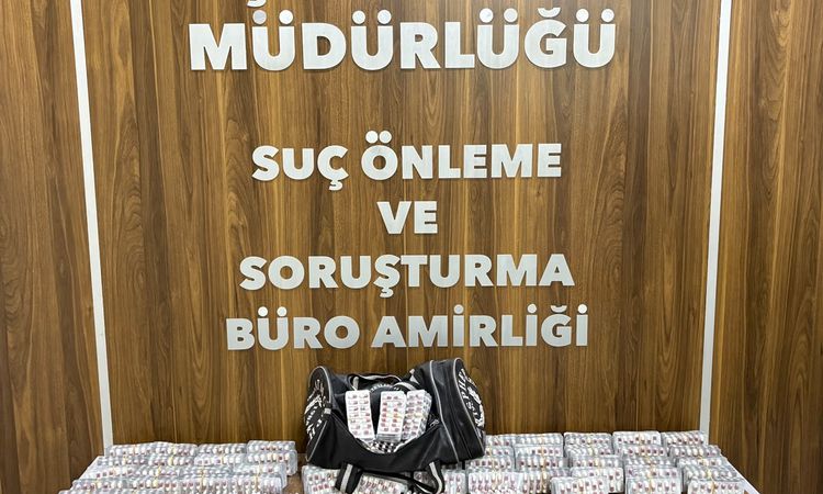 Sıcak Gündem: İzmir'de 9 bin 184 sentetik ecza ele geçirildi; 1 gözaltı - Haberleri