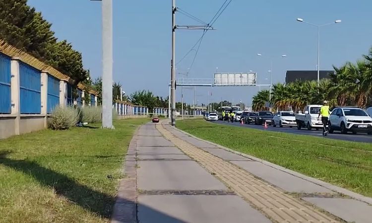 Kritik Açıklama: İzmir'de bomba paniği: Sahipsiz motosiklet çantası boş çıktı - Son Dakika Haberleri