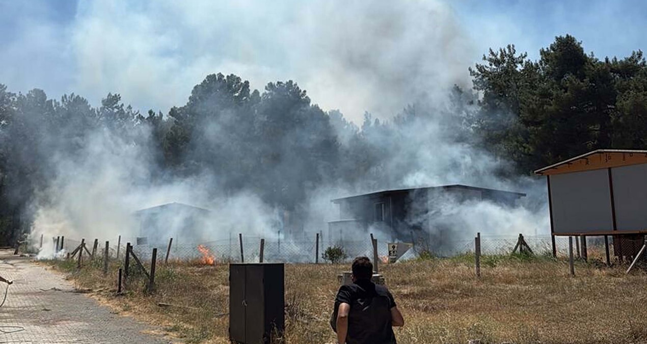 İzmir'deki yangınlar sonrası 2 kişi yakalanarak gözaltına sevk edildi - Son Dakika: Gelişmeler Takip Ediliyor