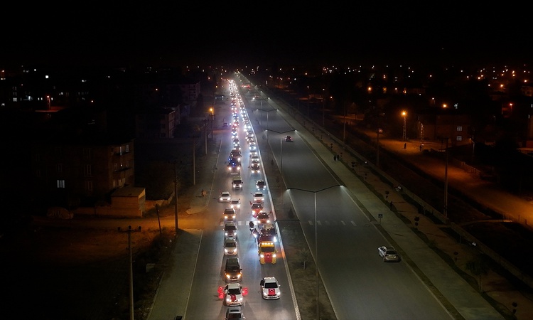 Iğdır'da 29 Ekim için 1000 araçlık Cumhuriyet Konvoyu şehir turu attı