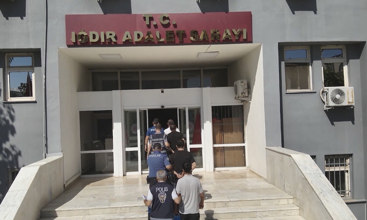 Iğdır’da farklı illerden gelerek yağma, yaralama, tehdit ve hakaret suçlarına karıştılar: Gelişmeler Takip Edi