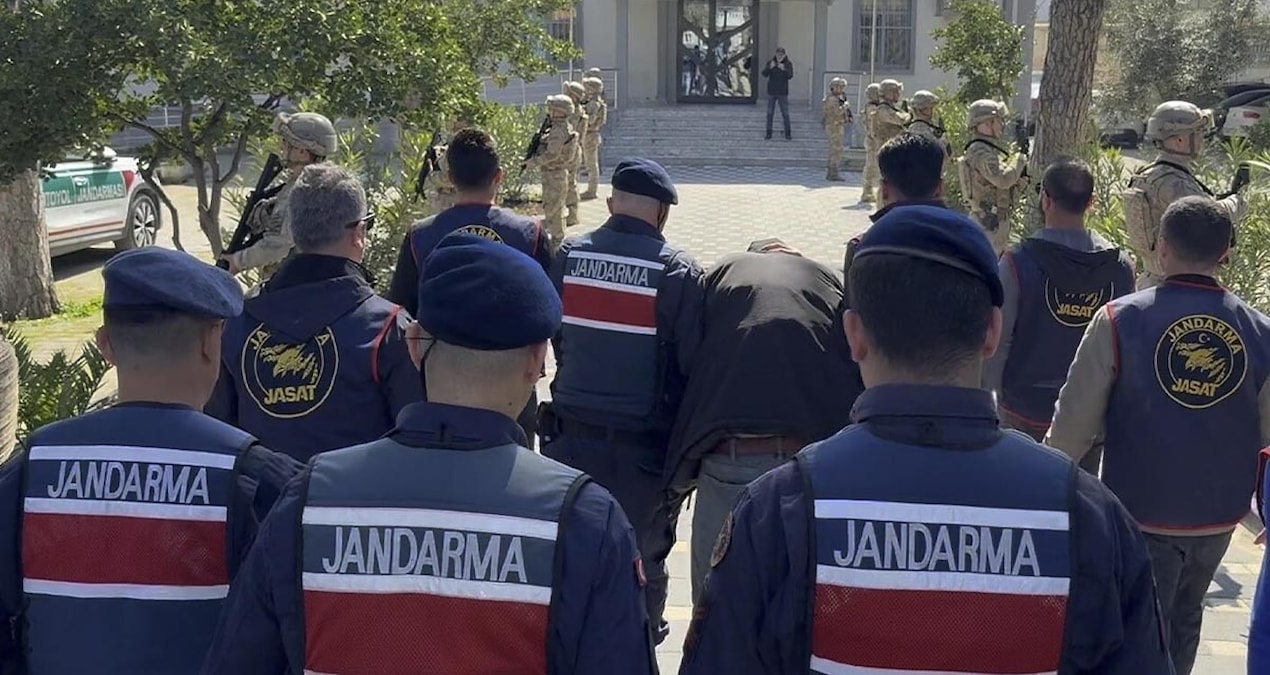 Sıcak Gündem: O iz gerçeği ortaya çıkardı! Annesini başına odunla vurarak öldürmüştü - Son Dakika Haberleri |