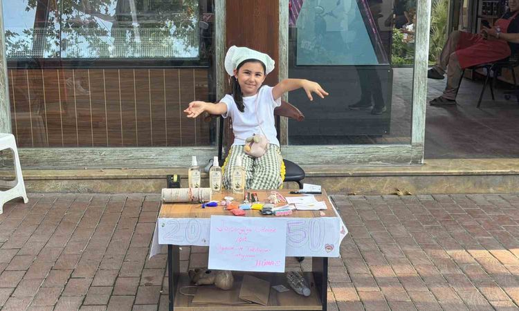 Son Gelişme: Japonya’ya gitmek için oyuncak ve takılarını satışa çıkardı - Son Dakika: Gelişmeler Takip Ediliy