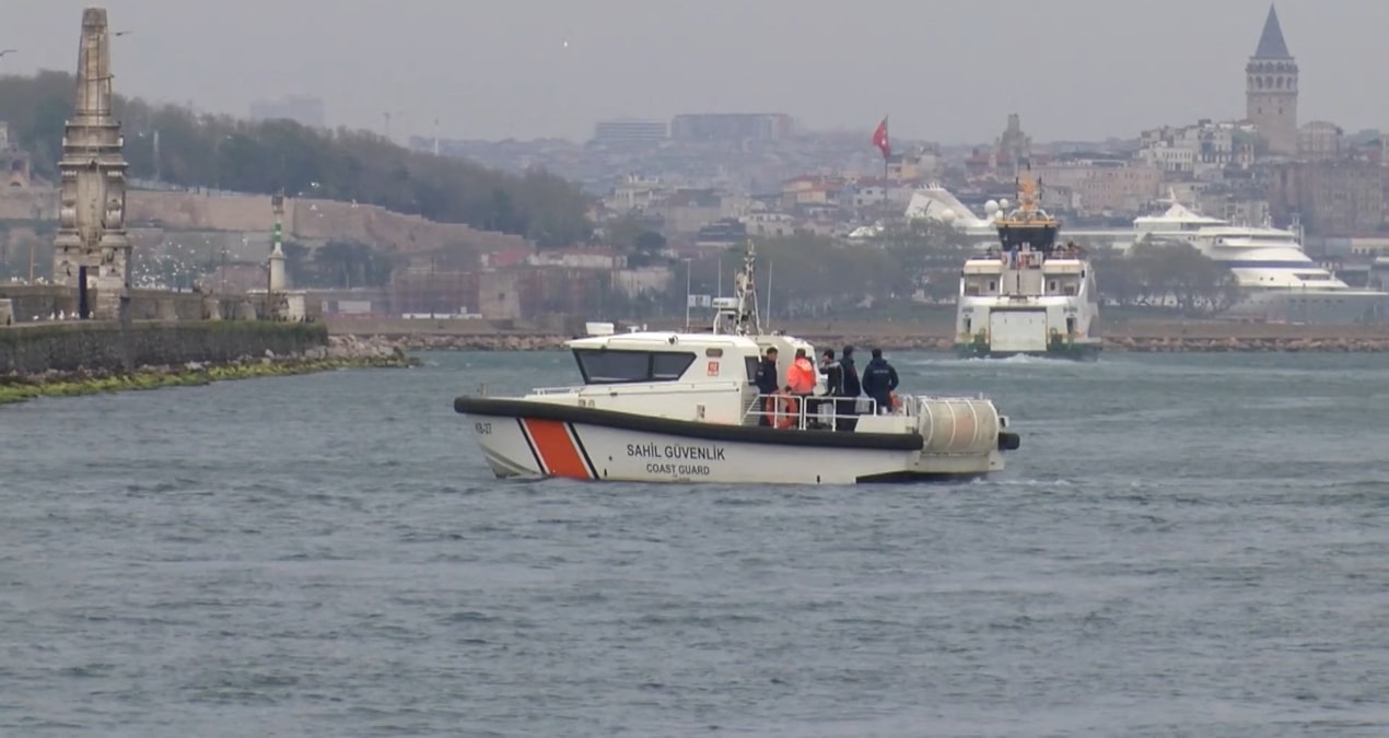 Kritik Açıklama: Kadıköy-Beşiktaş vapurunda esrarengiz olay! Vapura binen Azeri kadın sırra kadem bastı - En S