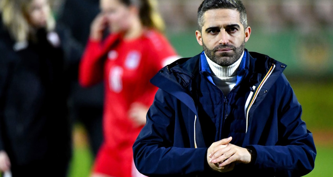 Kadın futbolculara attığı mesajlar teknik direktörün sonu oldu - En Son Haber: Gelişmeler Takip Ediliyor