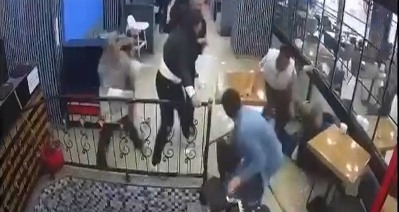 Ayrıntılar Netleşti: Kafeyi birbirine kattılar: Zararı bölüşüp çıktılar - Son Dakika Haberleri - Son Dakika Bi
