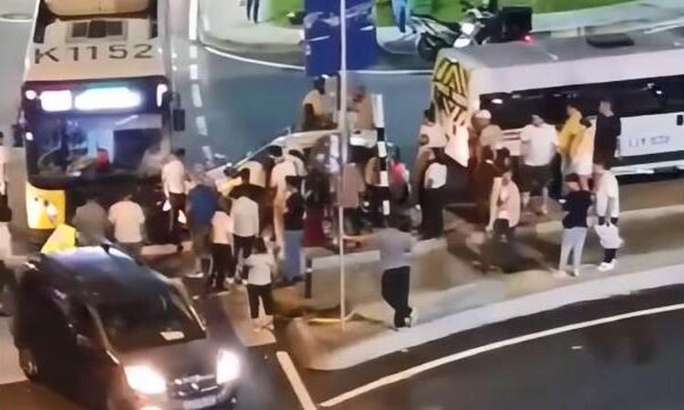 Gündemden Son Bilgiler: Kağıthane'de İETT Otobüsü ile Otomobil Çarpıştı: Bekçi Yaralandı - Son Dakika Haberler