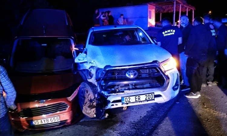 Kahta'da otomobil ile pikap çarpıştı, 8 yaralı hastaneye kaldırıldı | İşte Tüm Ayrıntılar