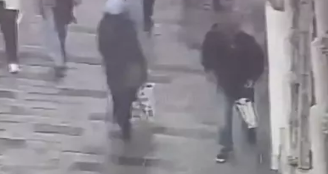 Gündemden Son Bilgiler: Kaldırımda unutulan çantayı çaldı, yakayı ele verdi - En Son Haber ve Merak Edilenler