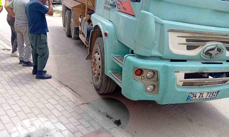 A child on a bicycle who was stuck under a truck was seriously injured - News