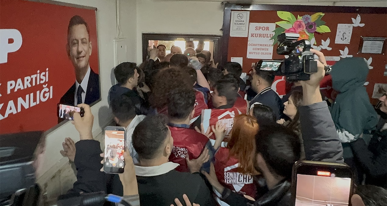 Ayrıntılar Netleşti: Kapı önünde kriz: CHP Konya’da gençler ve yönetim karşı karşıya - Son Dakika Haberleri ve