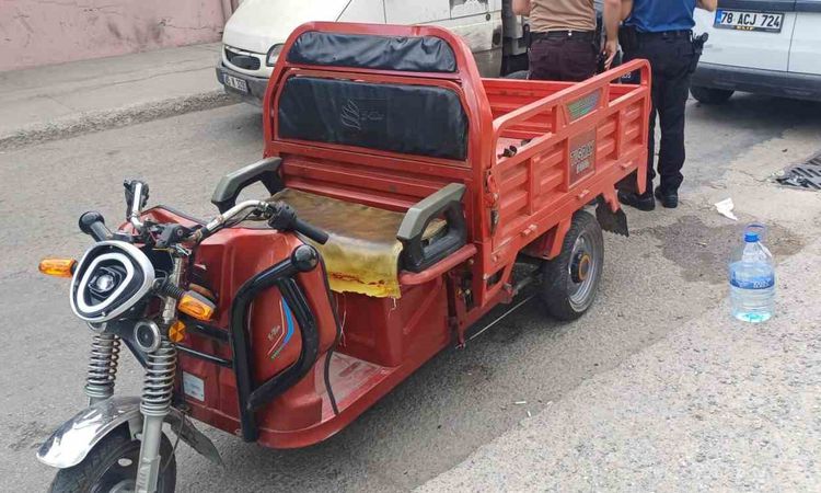 Son Gelişme: Karabük'te Elektrikli Motosiklet Kazası: 4'ü Çocuk 5 Yaralı - Son Dakika | İşte Tüm Ayrıntılar