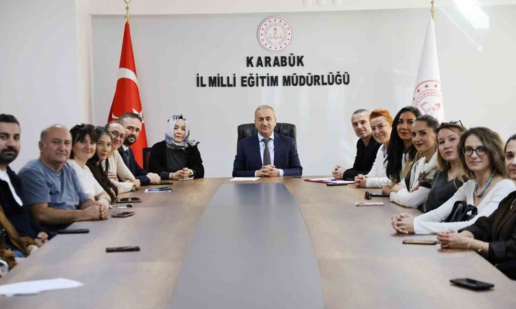 Karabük'te Maarif Orkestrası ve Korosu toplantısı Müdür Akbaş başkanlığında yapıldı ve Merak Edilenler