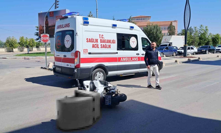 Karaman'da alkollü kamyonet sürücüsü motokuryeyle çarpıştı, 1 kişi yaralandı ve Merak Edilenler