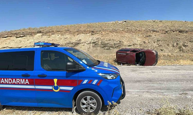 Ayrıntılar Netleşti: Karaman'da Devrilen Hafif Ticari Araçta Sürücü Yaralandı - Haberleri