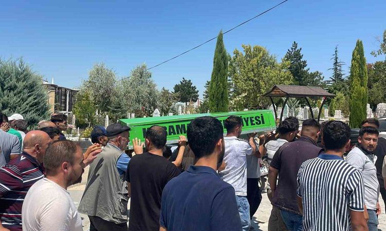 Son Gelişme: Karaman'da Motosiklet Kazasında Ölen 18 Yaşındaki Kemal Talha Bozkurt Son Yolculuğuna Uğurlandı -