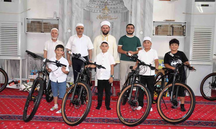 Ayrıntılar Netleşti: Karesi’de 20 öğrenci Kur’an-ı Kerim’i hatim etti - Son Dakika - Son Dakika Bilgileri