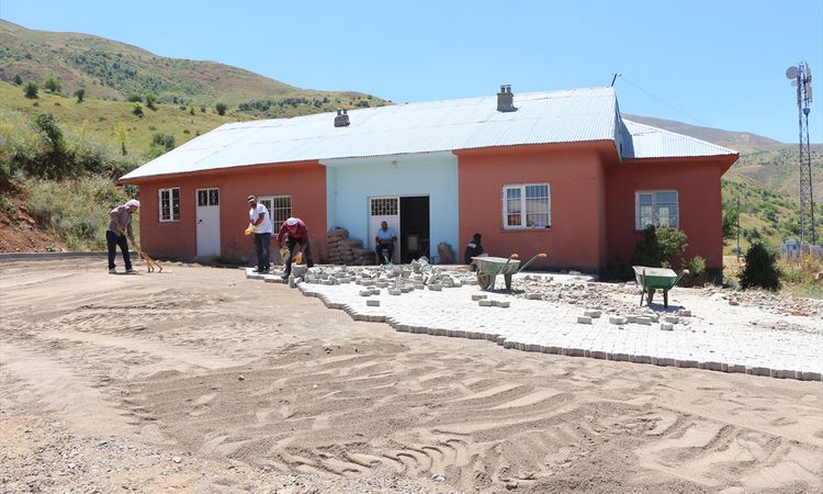 Sıcak Gündem: Karlıova'da Kilitli Parke Taşı Çalışmaları resmen start aldı - Son Dakika Haberleri - Son Dakika