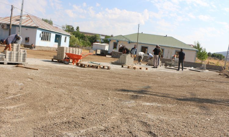 Ayrıntılar Netleşti: Karlıova'da Köy Yatırımları Sürüyor - Son Dakika ve Merak Edilenler
