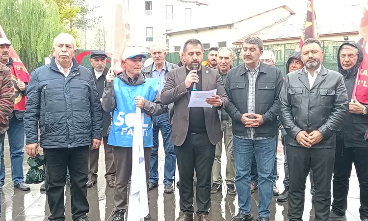 Kars'ta Halk TV'ye kayyum atanması YENİ Parti öncülüğünde protesto edildi - Son Dakika Bilgileri