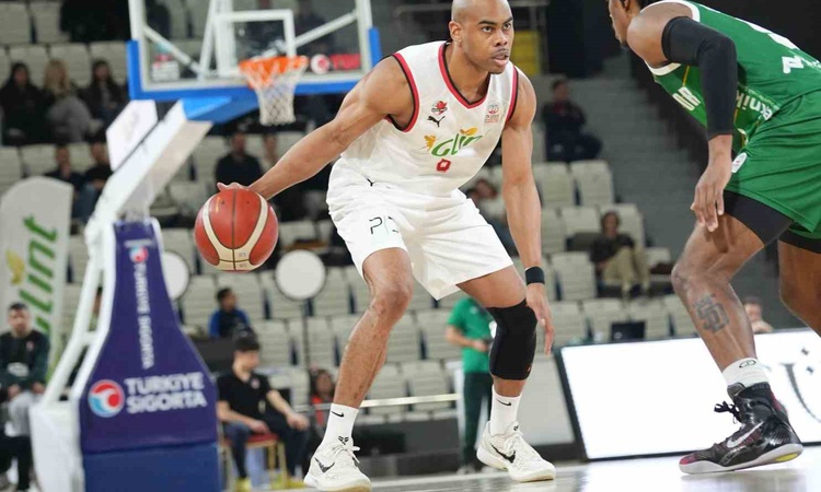 Karşıyaka Basketbol, 35 yaşındaki ABD'li Markel Starks'ı kadrosuna kattı: Gelişmeler Takip Ediliyor