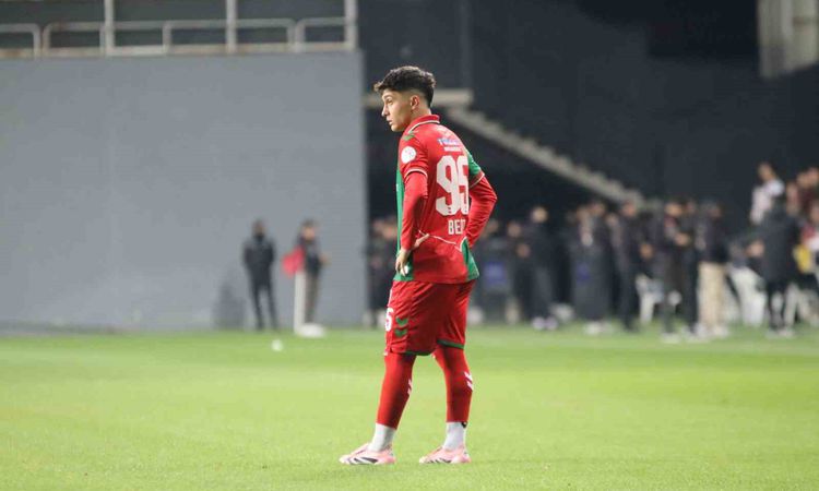 Gündemden Son Bilgiler: Karşıyaka'nın genç yıldızı Berat Şahin'e Süper Lig'den talip - Son Dakika Haberleri ve