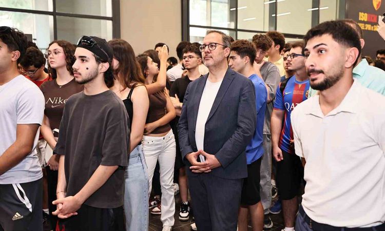 Son Gelişme: Kasapoğlu, YKS Şampiyonu Gençlerle Buluştu - Haberleri - Son Dakika Bilgileri