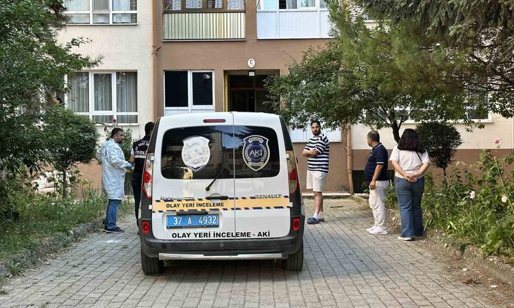 Gündemden Son Bilgiler: Kastamonu'da 4 Yaşındaki Çocuk 5. Kattan Düşerek Ağır Yaralandı - Son Dakika Haberleri
