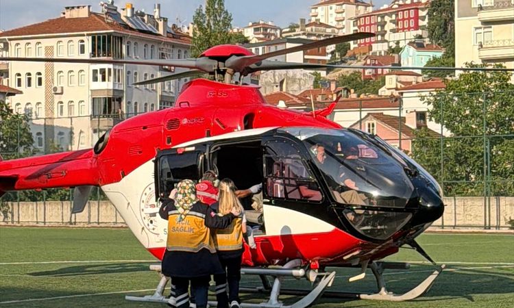 Sıcak Gündem: Kastamonu'da ambulans helikopter üzerine kaynar su dökülen bebek için havalandı - Son Dakika Hab