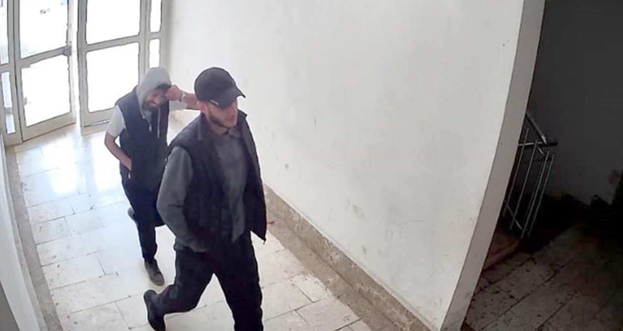 Katları tek tek dolaşıp, daire önlerindeki ayakkabıları çaldılar - En Son Haber: Gelişmeler Takip Ediliyor