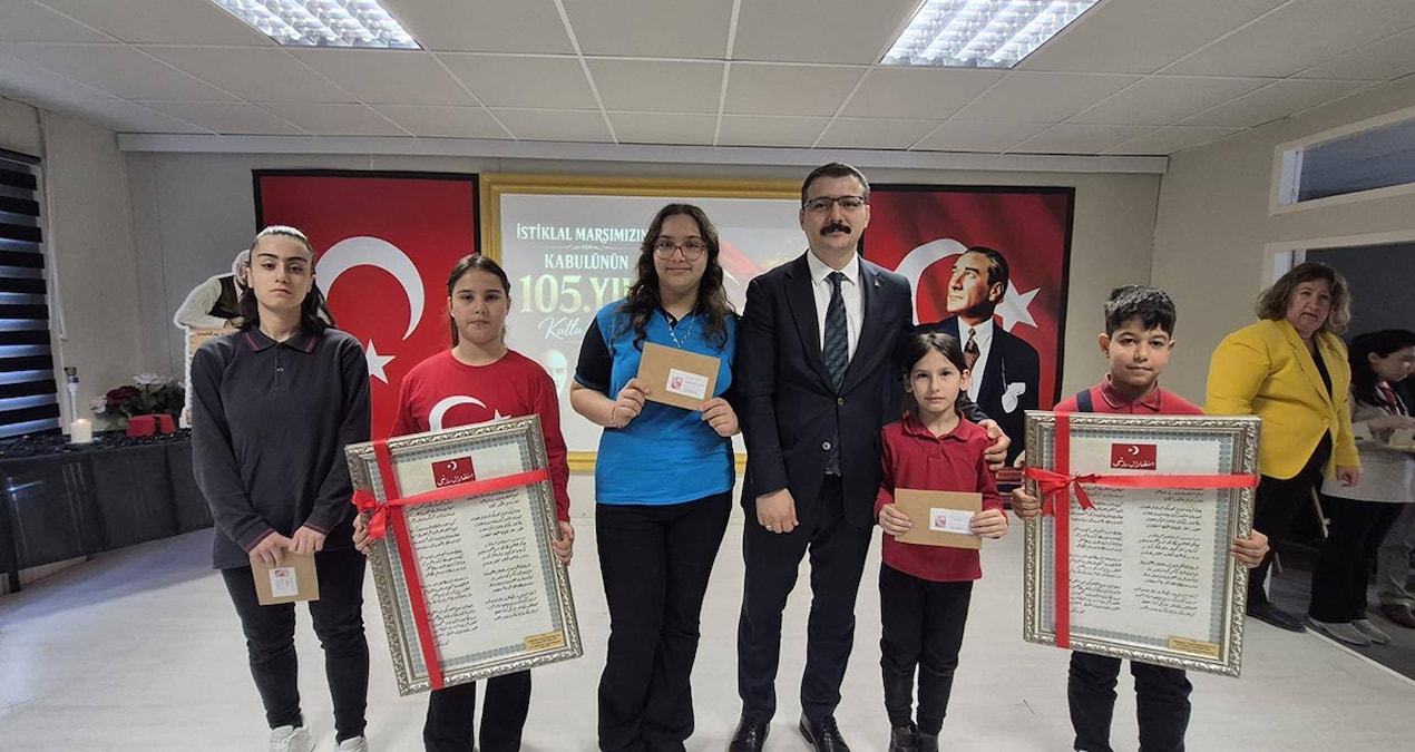 Son Gelişme: Kaymakamdan skandal hediye! Çocuklara Arapça İstiklâl Marşı - Haberleri | İşte Tüm Ayrıntılar