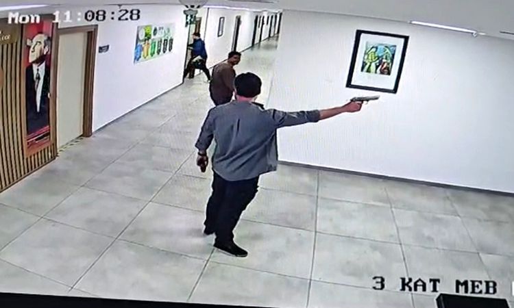 Kritik Açıklama: Kaymakamlıkta ateş açan memur hakkındaki yaptırımlar, sürekli rapor aldığı için tebliğ edilem