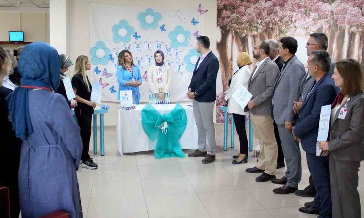 Kayseri Devlet Hastanesi’nde Emzirme Haftası kapsamında farkındalık etkinliği düzenlendi - Haberleri - Son Dak