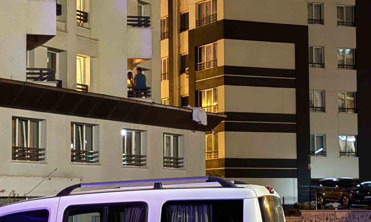 Kritik Açıklama: Kayseri’de kadın cinayeti: Otelin 5’inci katından atılan kadın yaşamını yitirdi - Son Dakika