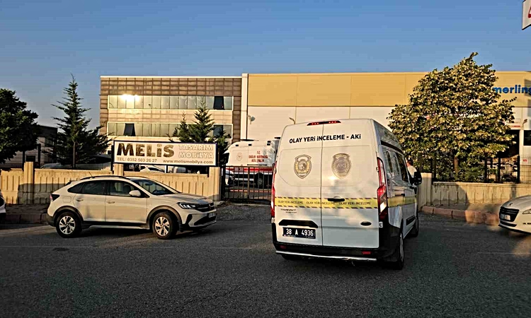 Kayseri’de bir şahıs fabrika önünde intihar etti