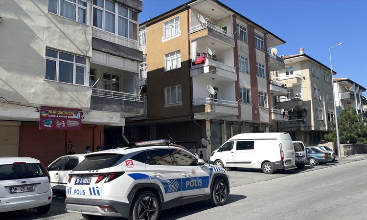 Kayseri'de Şüpheli Ölüm: 38 Yaşındaki Kişi Evinde Ölü Bulundu: Gelişmeler Takip Ediliyor