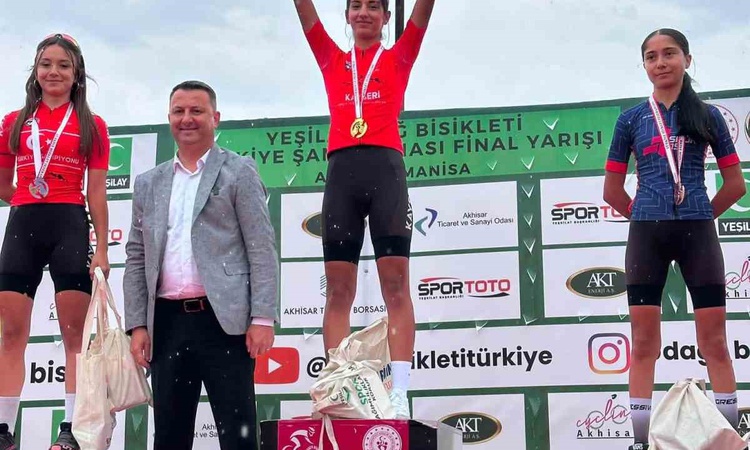 Kayserili bisikletçiler Manisa'daki finalde U17'de Türkiye şampiyonluğu kazandı - Son Dakika Bilgileri