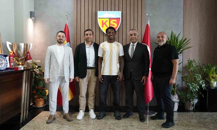 Kayserispor 7 yabancı transfer etti - Son Dakika: Gelişmeler Takip Ediliyor
