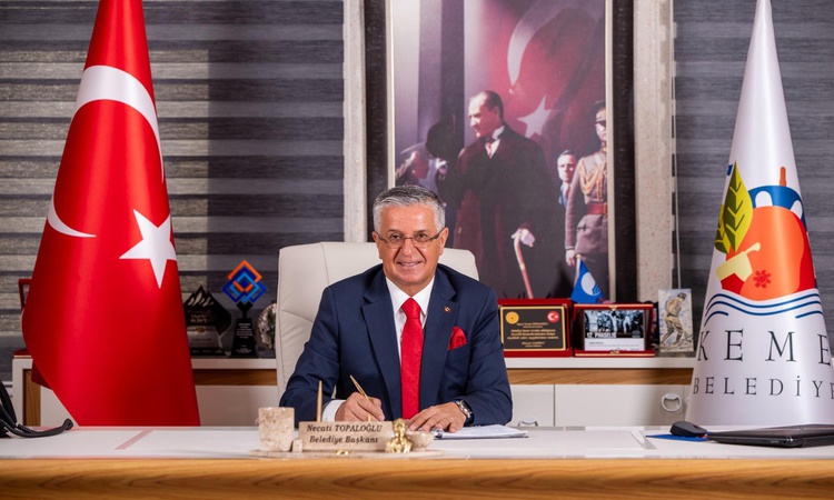 Kemer Belediye Başkanı Necati Topaloğlu, 8 meclis üyesiyle birlikte CHP'den istifa etti ve Merak Edilenler