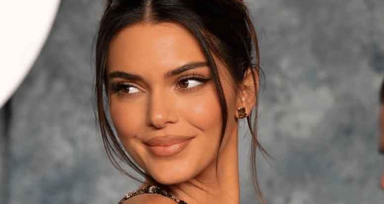 Gündemden Son Bilgiler: Kendall Jenner, Sabahattin Ali'nin romanını okuyor - En Son Haber ve Merak Edilenler