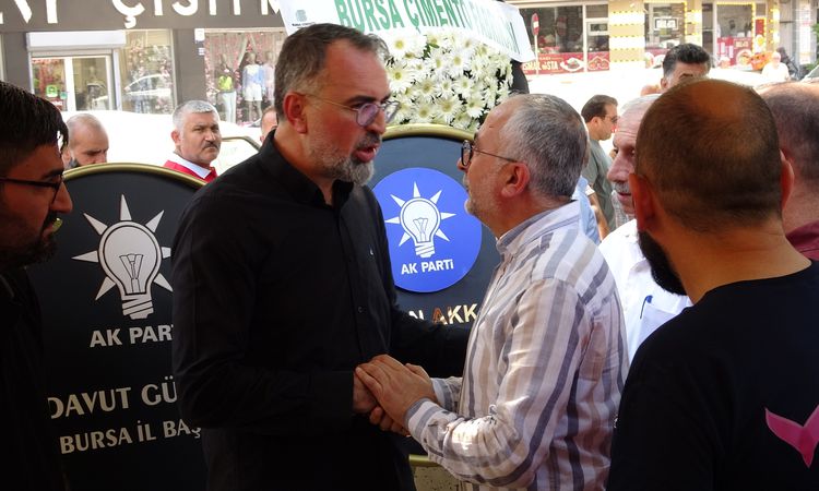 Kritik Açıklama: Kestel Belediye Başkanı'nın Amcası Enver Erol Toprağa Verildi - Son Dakika Haberleri | İşte T