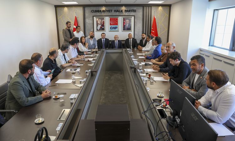 Ayrıntılar Netleşti: Kılıçdaroğlu, CHP Spor Kurulu üyeleriyle bir araya geldi - Son Dakika Haberleri | İşte Tü